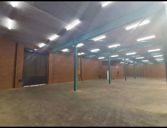 2,250M² WAREHOUSE FOR SALE IN POMONA